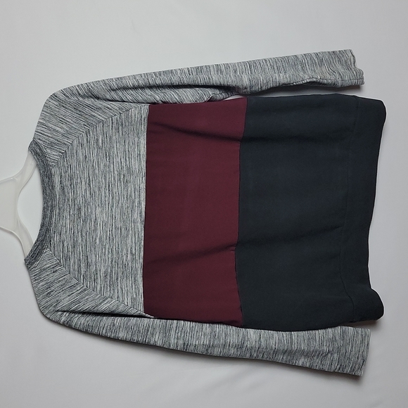 Women Pink  Victoria's  Secret Sweater - Picture 4 of 4